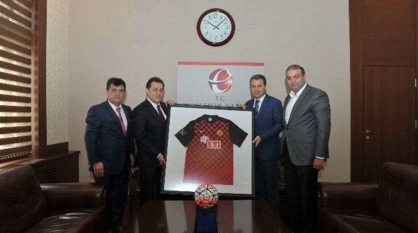 Başkan &Uuml;nal, Vali &Ccedil;elik İle Buluştu