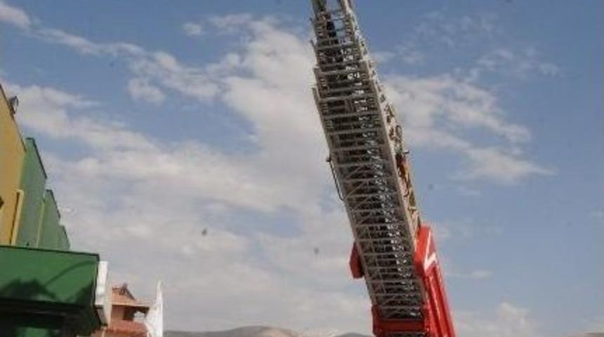 İtfaiye M&uuml;d&uuml;rl&uuml;ğ&uuml; Ara&ccedil; Filosunu Genişletiyor