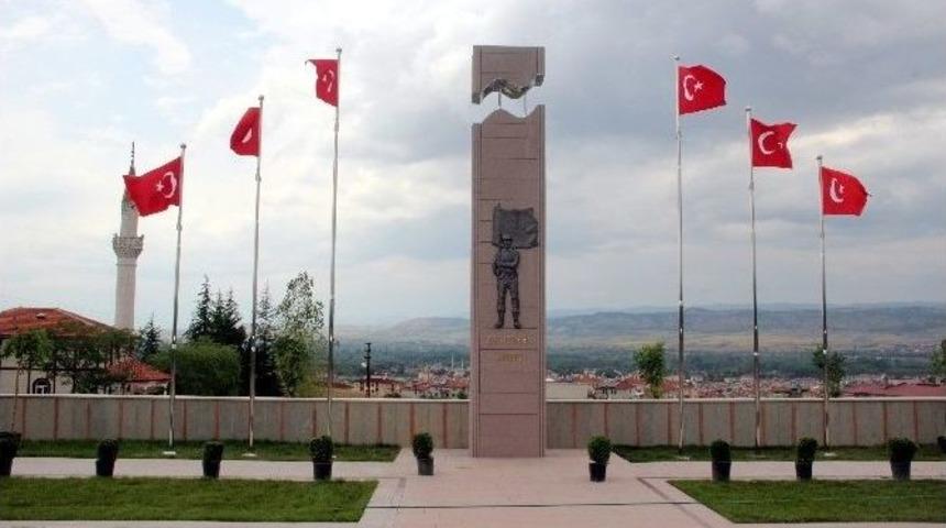 Taşk&ouml;pr&uuml;&lsquo;de "şehitlik Anıtı" A&ccedil;ılışı 29 Ağustos&rsquo;ta Yapılacak