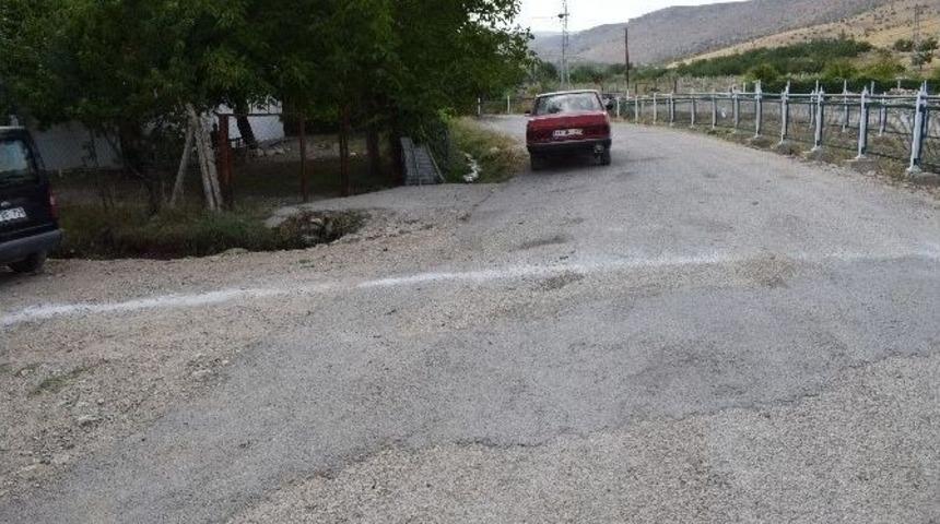 Ak&ccedil;adağ&rsquo;da Yol &Ccedil;ıkmazı