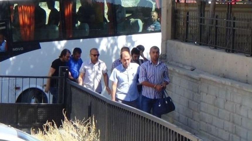 Karaman&rsquo;da G&ouml;zaltına Alınan 32 Emniyet Mensubu Adliyeye Sevk Edildi