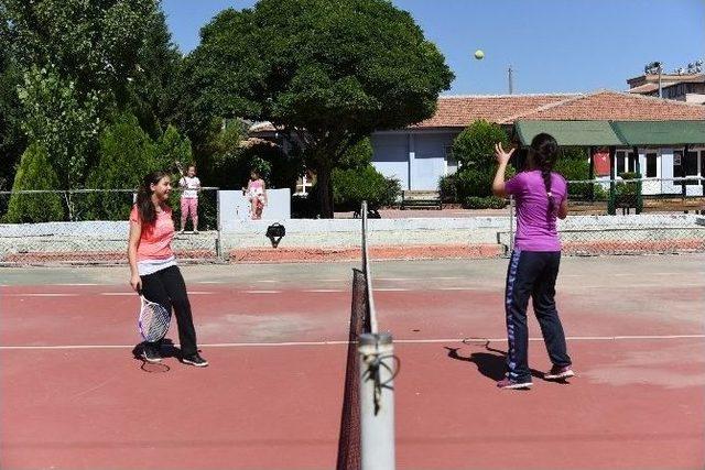 Yaz Spor Okulları &Ccedil;alışmaları Devam Ediyor 2