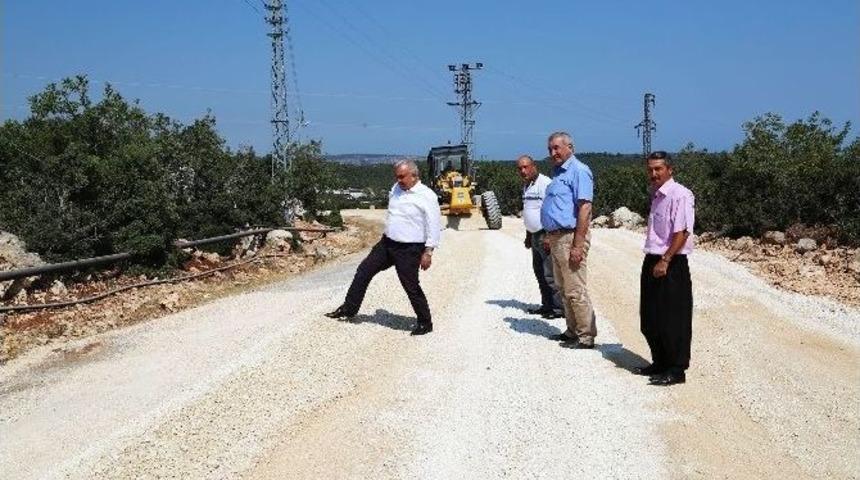 Erdemli Belediyesi Asfalt &Ccedil;alışmalarını S&uuml;rd&uuml;r&uuml;yor