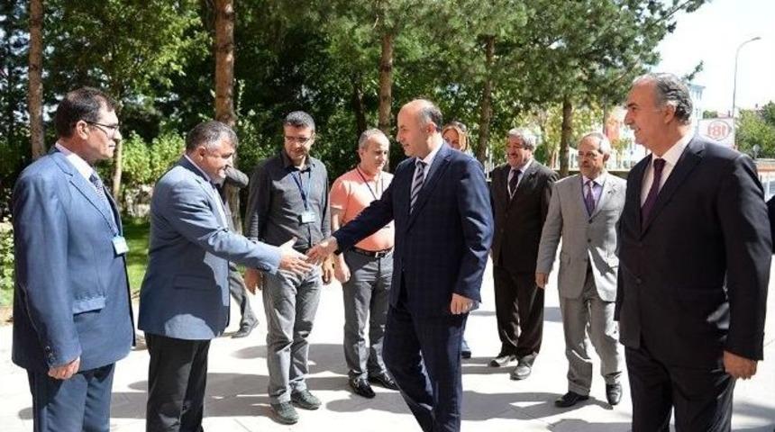 Vali Azizoğlu &Ccedil;evre Ve Şehircilik İl M&uuml;d&uuml;rl&uuml;ğ&uuml;n&uuml; Ziyaret Etti