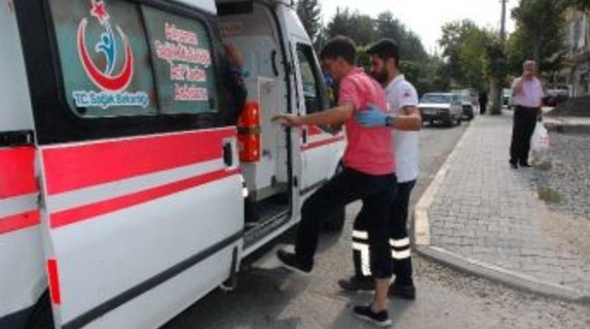 Otomobil Elektrikli Bisikletle &Ccedil;arpıştı