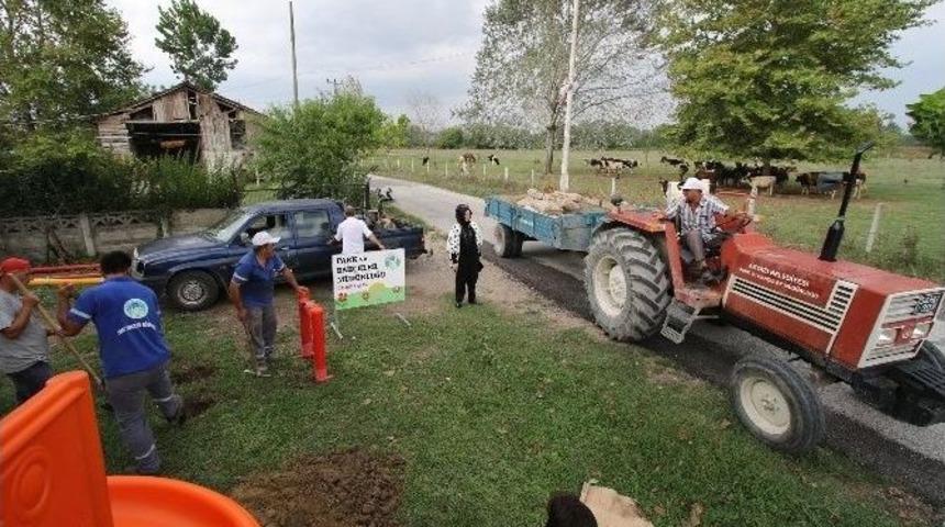 Akyazı Belediyesi Her Mahalleye Oyun Parkı Yapıyor