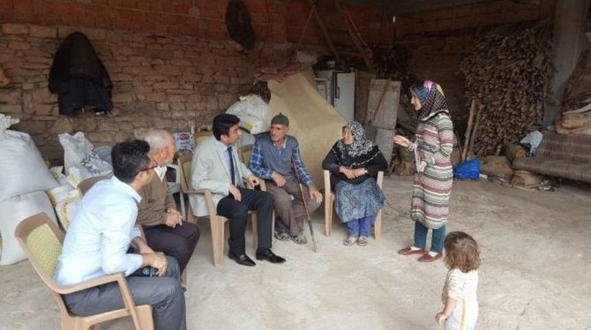 Hayvanları Yıldırım &Ccedil;arpması Sonucu Telef Olan Aileye Yardım