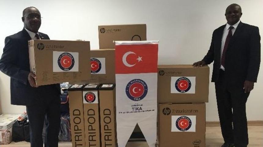 Tika&rsquo;nın Desteğiyle Zambiya Medya Organlarına Ekipman Desteği Sağlandı