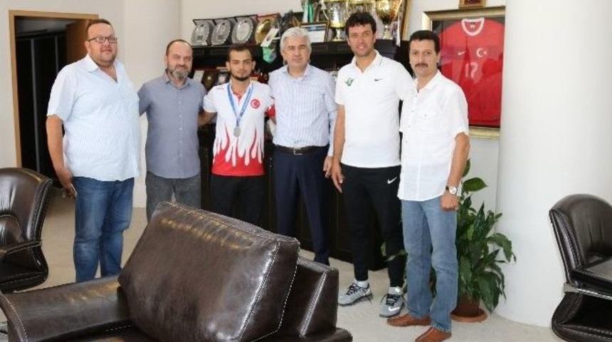 Başkan Salih Hızlı, D&uuml;nya İkincisini Konuk Etti