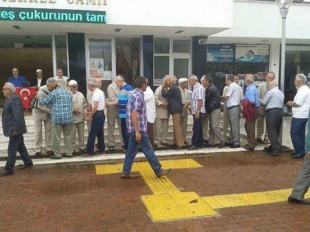 Akçakoca’da Hacılar Yolcu Edildi