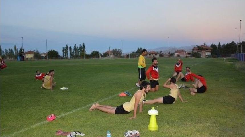 Korkuteli Belediyespor Yeni Sezon Hazırlıklarını Tefenni&rsquo;de S&uuml;rd&uuml;r&uuml;yor