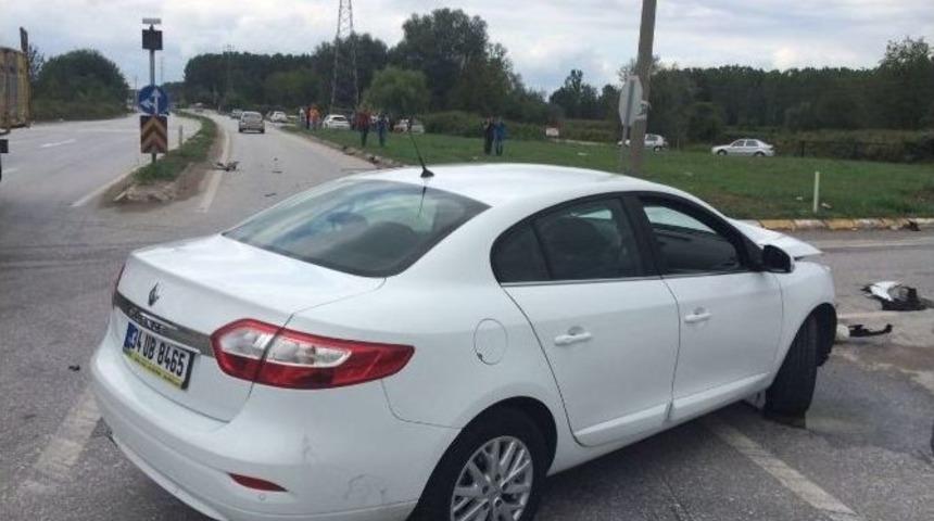 Sakarya&rsquo;da Trafik Kazası: 2 Yaralı