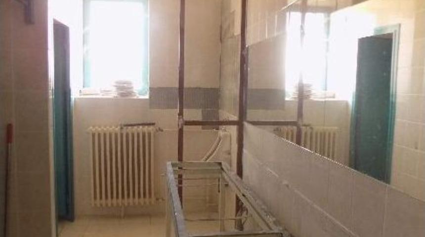 Karacasu Spor Salonunda Tadilat S&uuml;r&uuml;yor