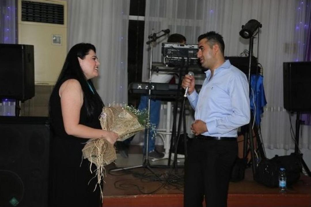 Romantik Aşıktan D&uuml;ğ&uuml;nde S&uuml;rpriz Evlilik Teklifi