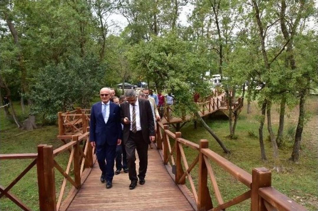 Valiler Kuş Cenneti&rsquo;ne Hayran Kaldı