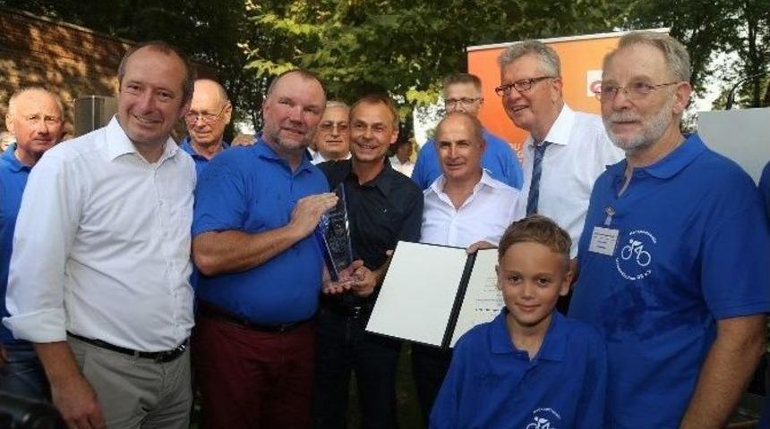 Başkan Akg&uuml;n Ve Wittke, &ldquo;vatandaşlık &Ouml;d&uuml;l&uuml;&rdquo;n&uuml; Birlikte Verdiler