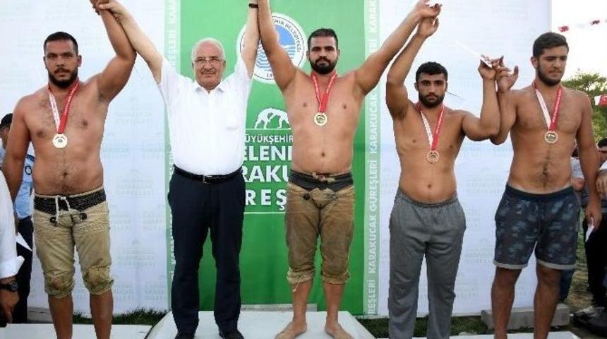 Pehlivanlar G&uuml;lnar&rsquo;da Er Meydanına &Ccedil;ıktı