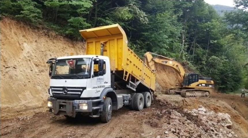 Kartepe&rsquo;de Yol Genişletme &Ccedil;alışmaları S&uuml;r&uuml;yor