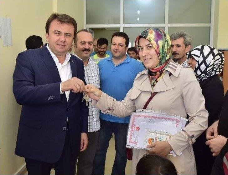 Kahramanmaraş’ta 400 Konut Hak Sahiplerine Teslim Edildi G2