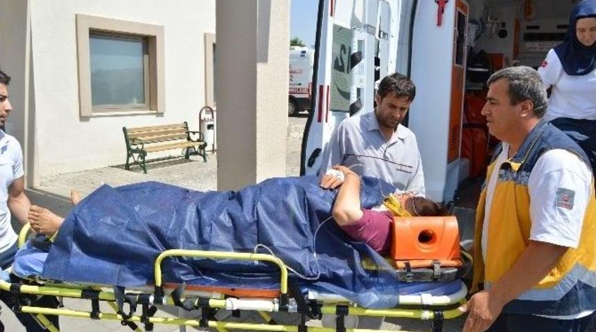 Besni&rsquo;de Trakt&ouml;r Kazası: 2 Yaralı