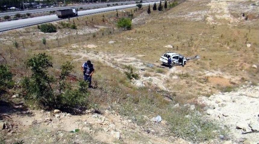 Gaziantep’te Otomobil Şarampole Uçtu: 2 Yaralı