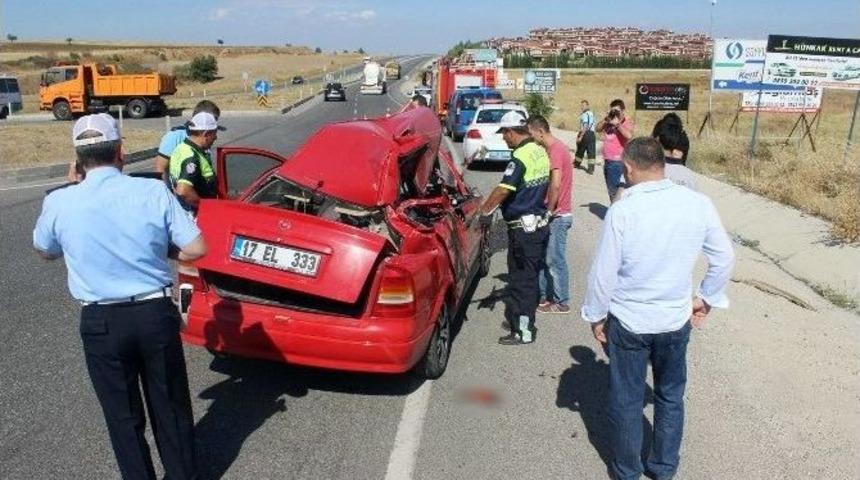 D&uuml;ğ&uuml;n Yolunda Feci Kaza: 1 &Ouml;l&uuml;