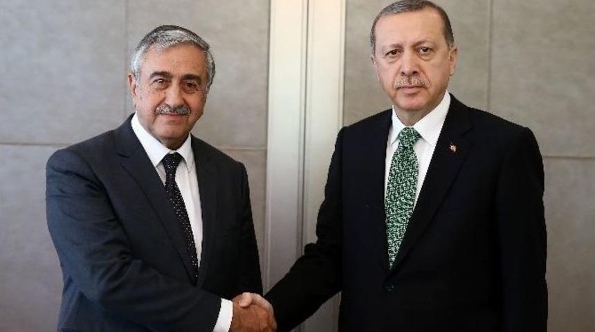 Cumhurbaşkanı Erdoğan, Kktc Cumhurbaşkanı Akıncı İle G&ouml;r&uuml;şt&uuml;