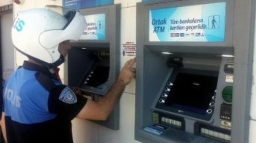 Darbe Dolandırıcılarına Afişli Tedbir