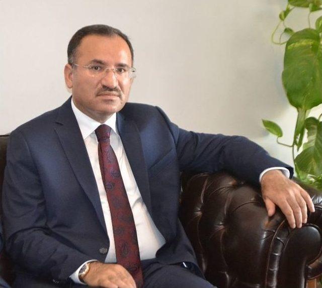 Adalet Bakanı Bekir Bozdağ, Şehit Cenazesine Katıldı