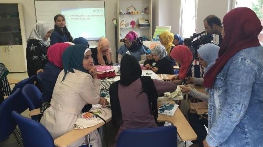 Akdem&rsquo;den G&ouml;&ccedil;men Kadınlara Eğitim Desteği