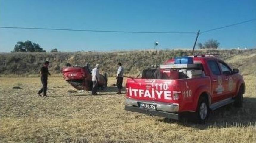 Malatya&rsquo;da Otomobil Takla Attı: 3 Yaralı