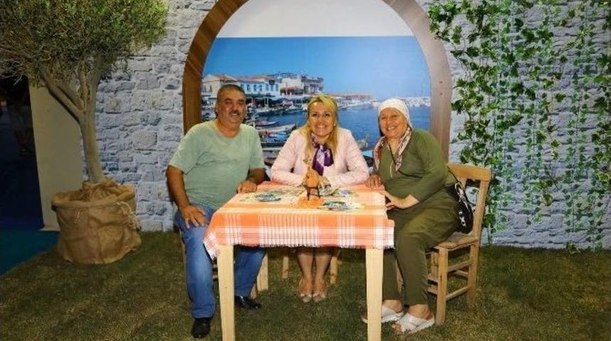 Başkan Uyar İef Stantlarını Gezdi