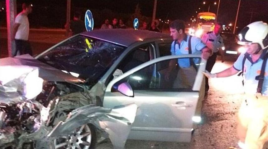 Burhaniye&rsquo;de Kaza: 2 Yaralı