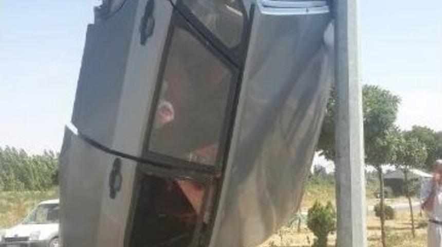 Kaza Yapan Aracın G&ouml;r&uuml;nt&uuml;s&uuml; Şaşırttı