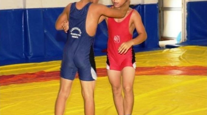 Minik G&uuml;reş&ccedil;iler Festivale Hazırlanıyor