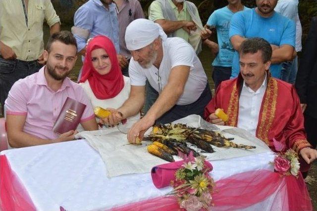 Şelalede Nikah Kıydılar