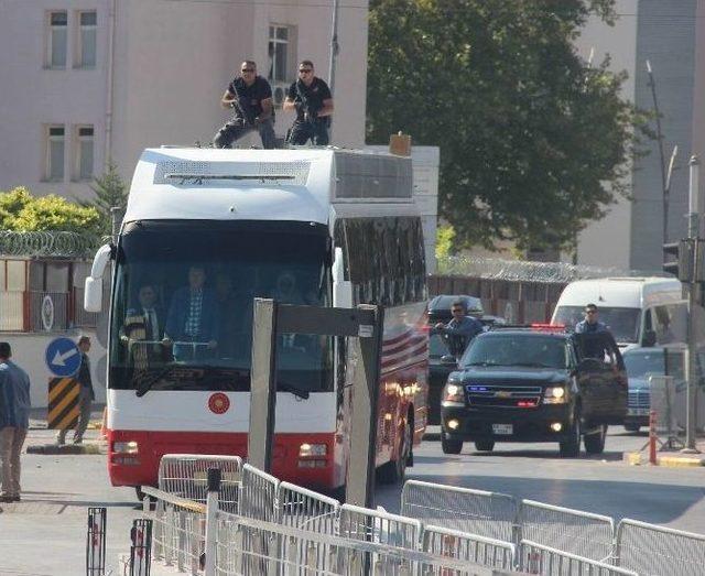 Cumhurbaşkanı Erdoğan, Gaziantep Valiliği’nde Tören Mangası İle Karşılandı