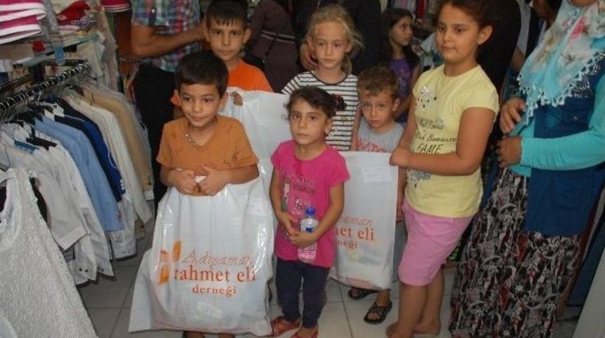 Rahmet Eli Derneği Yetimleri Sevindirdi