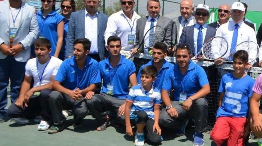 Sporun Patronundan Sekmen&rsquo;e B&uuml;y&uuml;k &Ouml;vg&uuml;