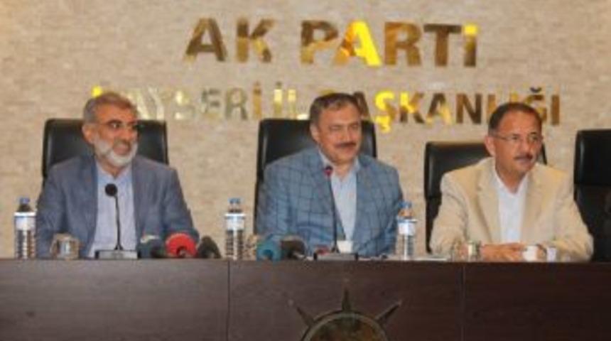 Orman Ve Su İşleri Bakanı Veysel Eroğlu Ak Parti İl Başkanlığı’nı Ziyaret Etti