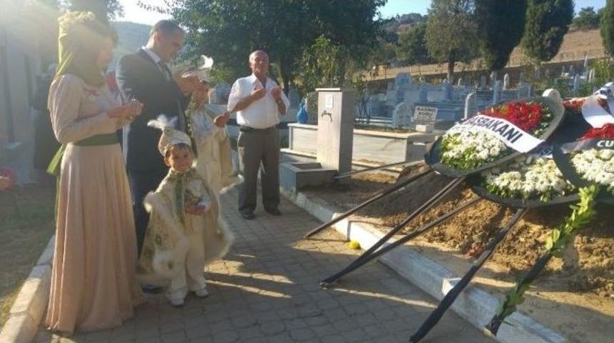 S&uuml;nnet Eğlencesi Yerine Şehitlik Ziyaretine Gittiler