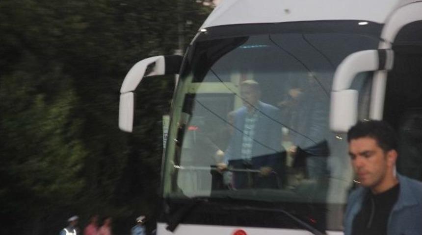 Cumhurbaşkanı Erdoğan, Bombalı Ter&ouml;r Saldırısında Yaralananları Ziyaret Etti