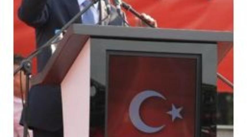 Vali &Ouml;zdemir &Ccedil;akacak&rsquo;tan 30 Ağustos Zafer Bayramı Mesajı