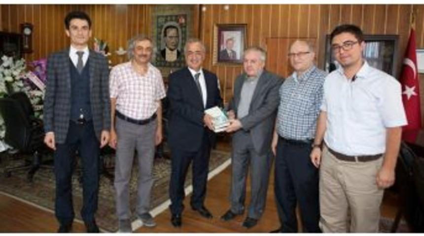 Tyb Erzurum Şube&rsquo;sinden Rekt&ouml;r &Ccedil;omaklı&rsquo;ya Kitaplı Ziyaret