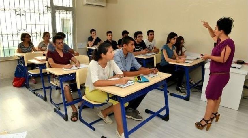 Konyaaltı Et&uuml;t Merkezi&rsquo;nde Dersler Başladı