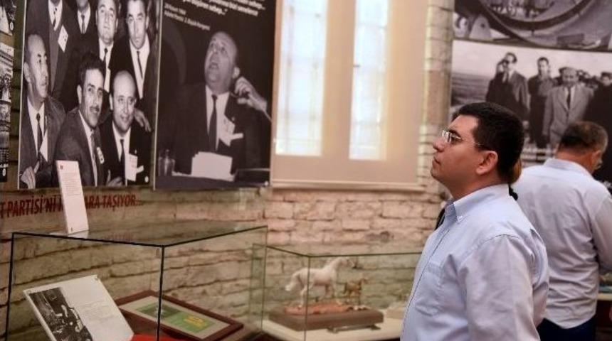 Başkan T&uuml;t&uuml;nc&uuml;, Demirel&rsquo;in Anıt Mezarını Ziyaret Etti