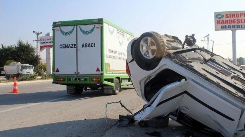 Afyonkarahisar&rsquo;da Trafik Kazası: 3 &Ouml;l&uuml;, 1 Yaralı