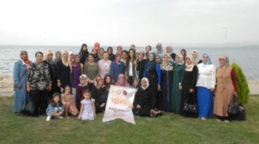 Kaymakam Eşinden Kursiyerlere Piknik