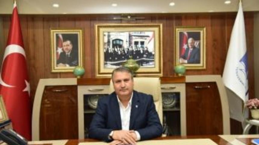 Başkan &Ccedil;er&ccedil;i Zafer Bayramı&rsquo;nı Kutladı