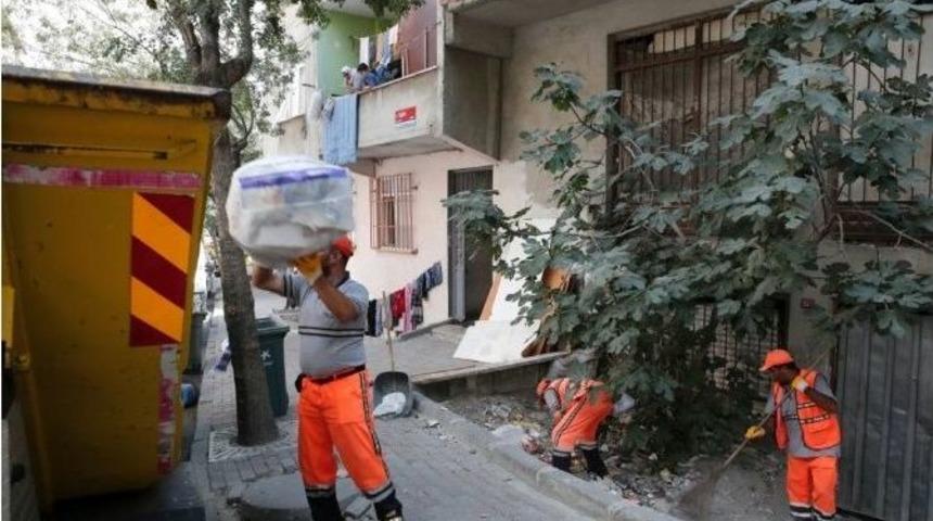 Küçükçekmece Belediyesi’nden Bayram Temizliği